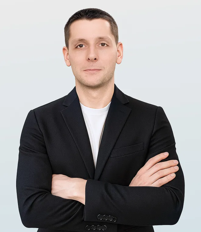 Андрей Кулаков